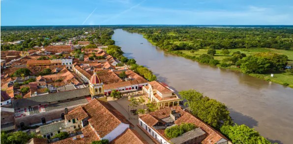 Mompox au bord du Fleuve Magdalena en Colombie